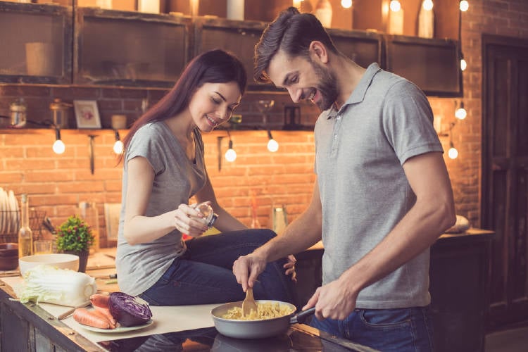 cocinar pareja cocinar pareja
