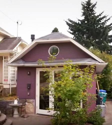 Este hombre transformó su garaje en un hogar completamente funcional para su madre