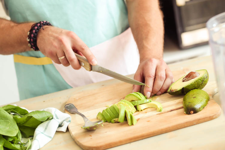 ¿Cómo germinar una semilla de aguacate? Consejos y cuidados