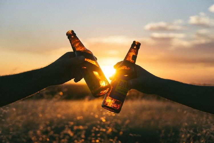 cerveza alcohol Tomar mucho alcohol te hace engordar