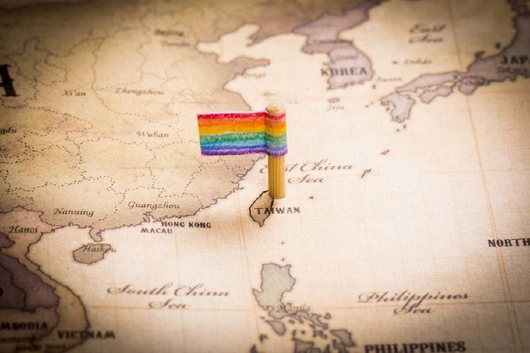 Bandera LGBTI sobre un mapa de Taiwan