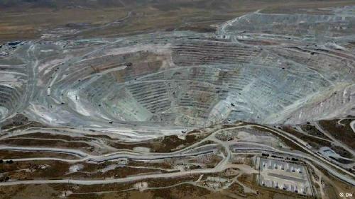 64796725_303 64796725_303