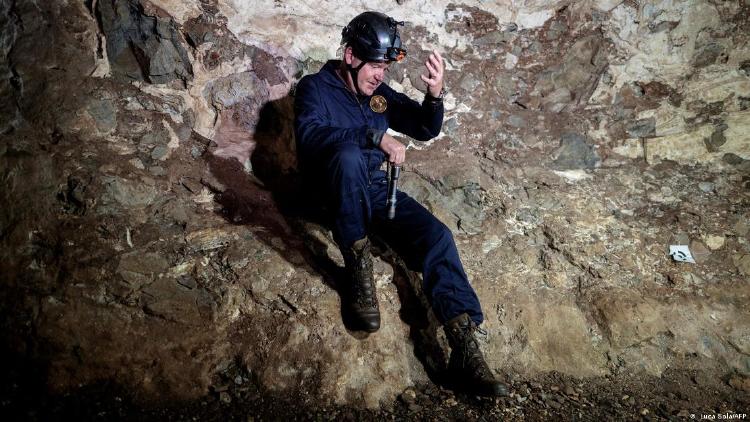 65844355_906 65844355_906