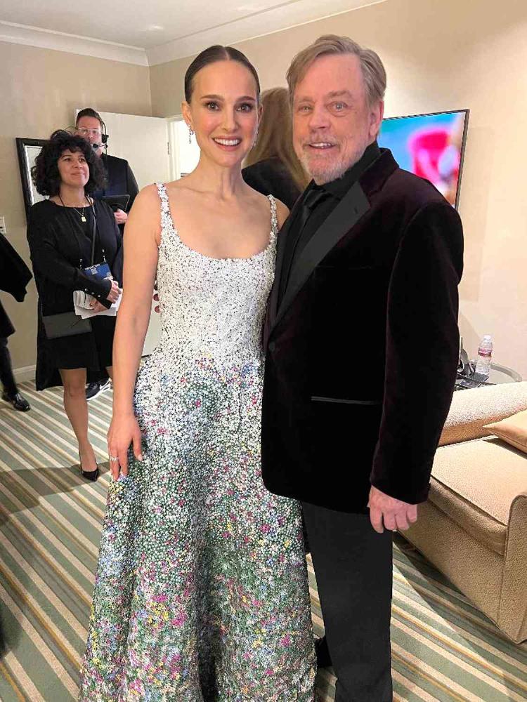 mark hamill natalie portman 010824 1 5a6e3014b53345438cbe38c4709f7208