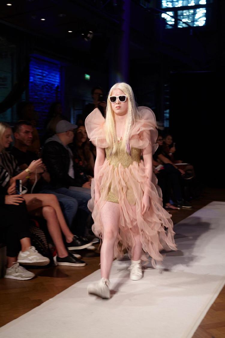 xueli en pasarelas xueli en pasarelas