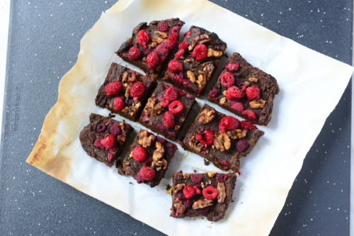 brownie de frutos rojos Brownies con frutos rojos: una receta low carb tentadora. (Foto: Para Ti)