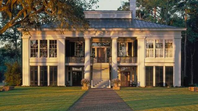 mansion-affleck mansion-affleck