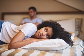 pareja distante Una pareja distante luego de una discusión