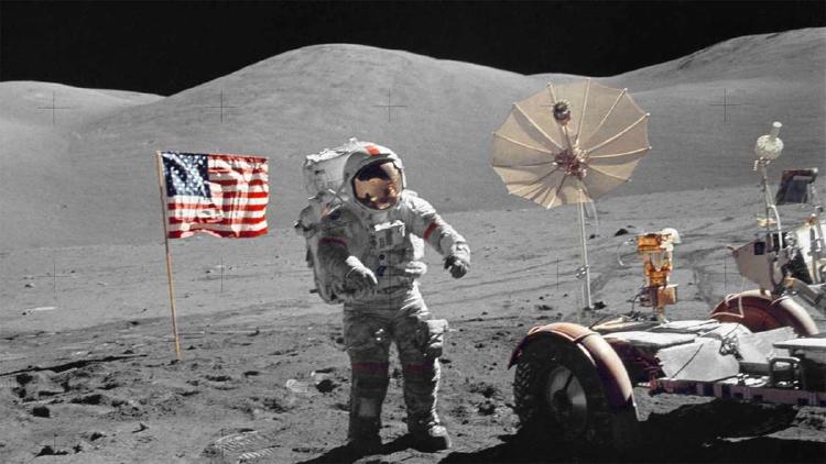 hombre luna EL INDEPENDIENTE hombre luna EL INDEPENDIENTE