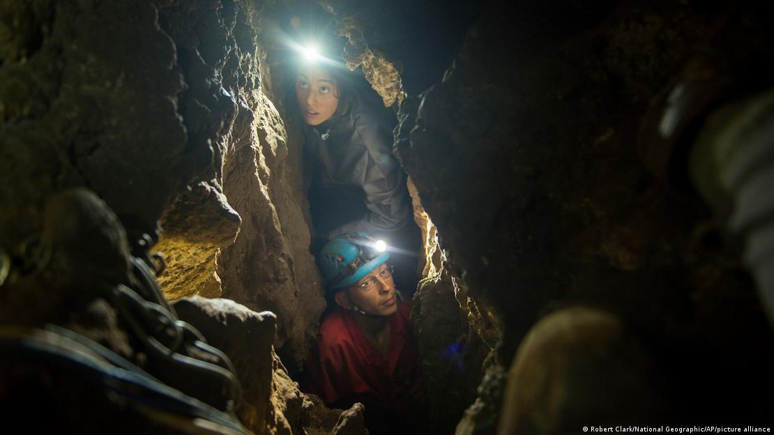 65844399_906 65844399_906