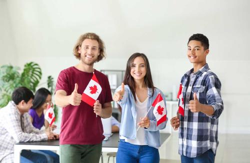 Canadá ofrece dinero a recién egresados para que vivan y trabajen en su país