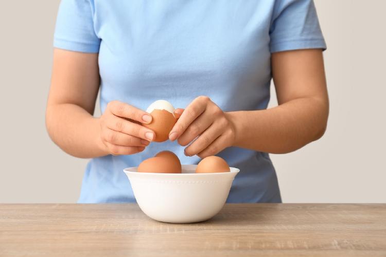 Pelar huevos duros Pelar huevos duros