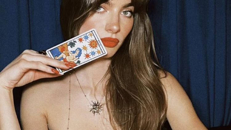 mujer tarot Cada elemento tiene su propia forma de interactuar con el mundo, influenciando la personalidad y las reacciones de los signos. (Foto: Pinterest)