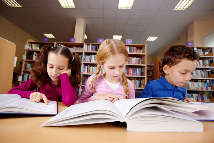 niños biblioteca