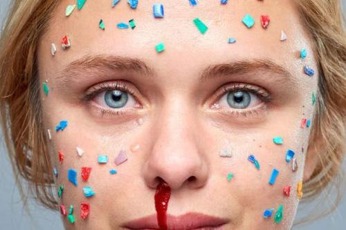 microplasticos Inhalás hasta 68.000 microplásticos al día sin saberlo, revela un estudio alarmante. (Foto: Pinterest)