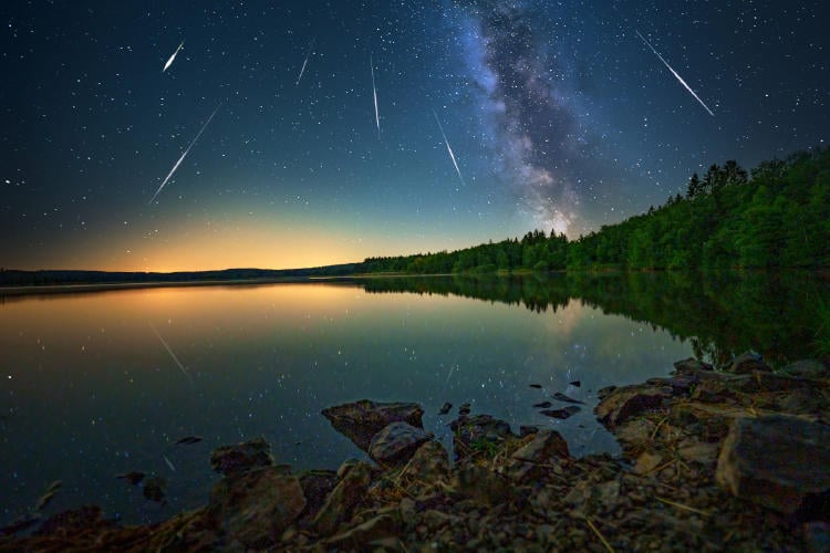 lluvia de estrellas AdobeStock_639915918