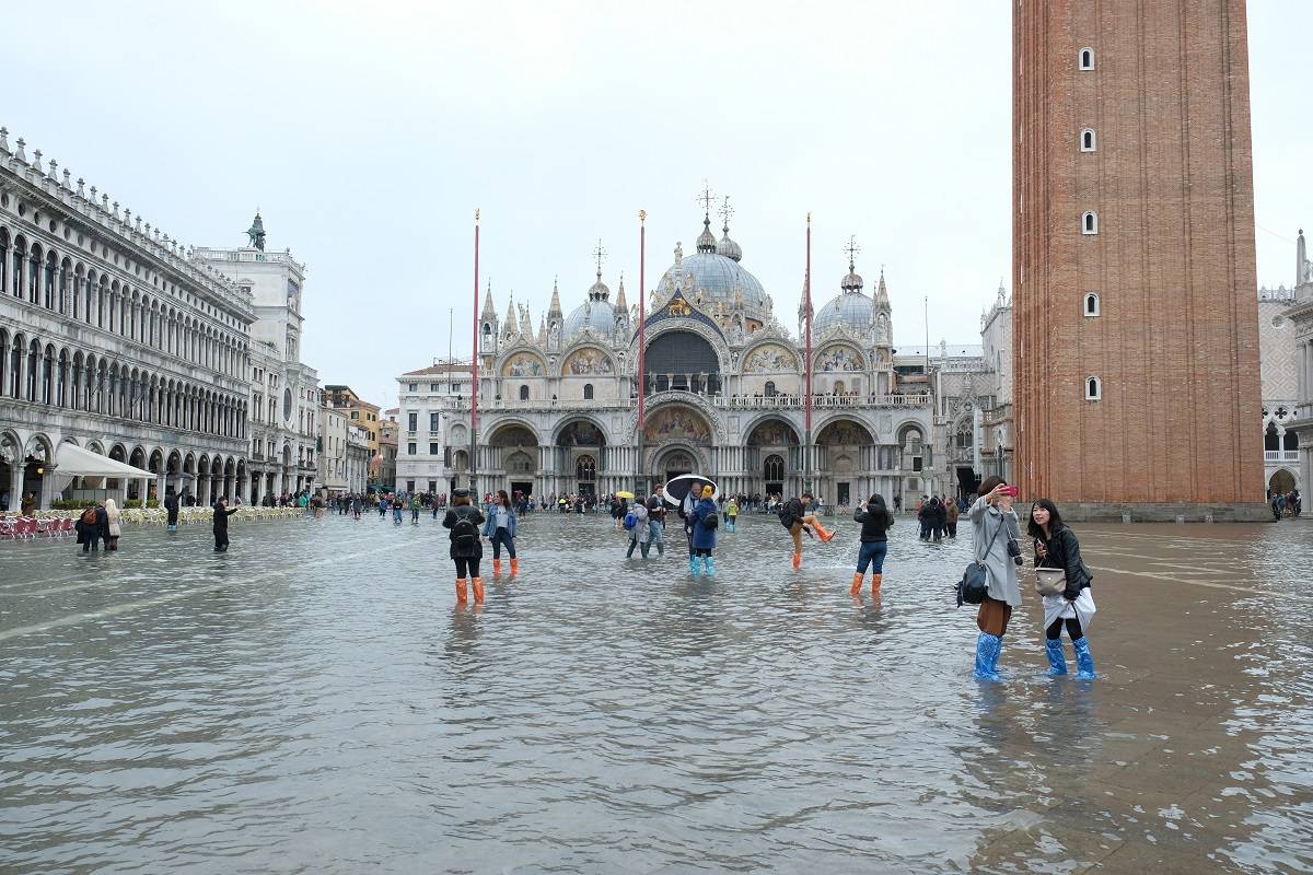 Venecia amaneció sumergida en una "devastación apocalíptica"