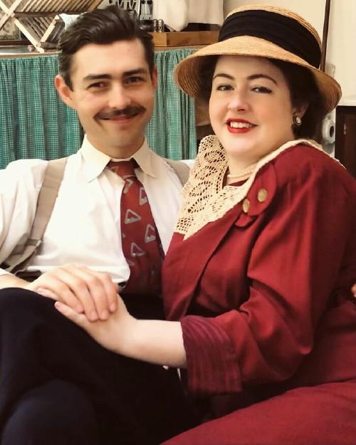 pareja-vive-como-los-30 pareja-vive-como-los-30