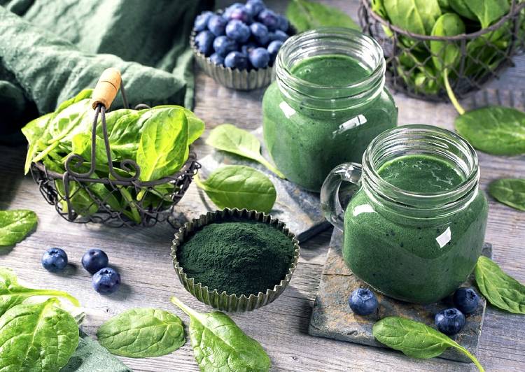 spirulina espirulina y hojas verdes 1