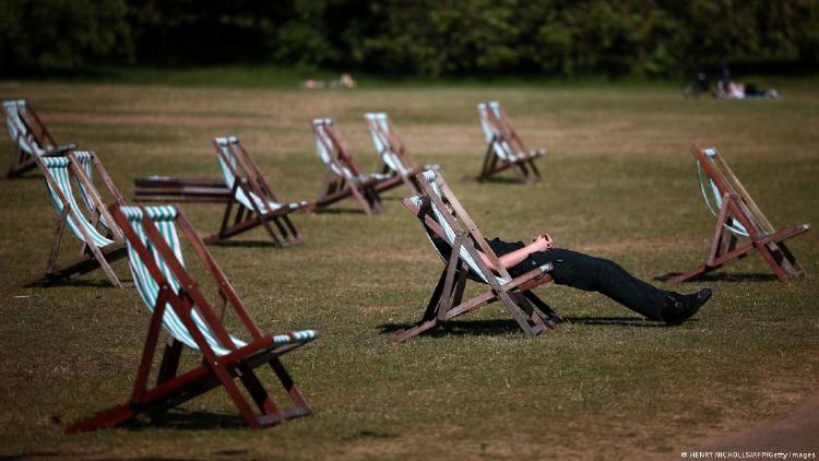 65942294_906 65942294_906