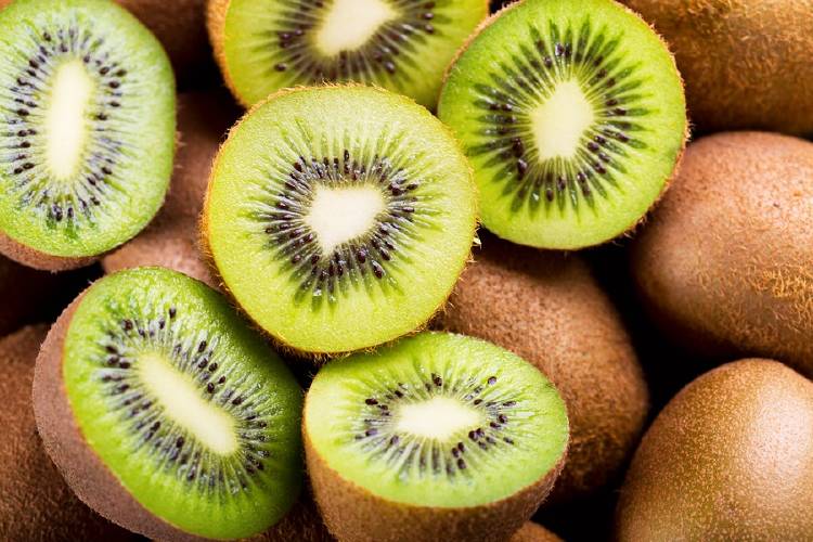 kiwis cortados