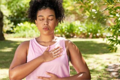 mujer respirando Imagen: Pinterest