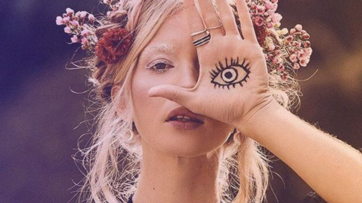 mujer esoterica La luna nueva en capricornio trae energías de inicios para todos los signos (Foto: Pinterest)