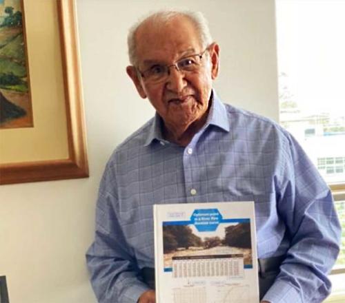 ¡Increíble! A los 104 años, entregó su tesis doctoral y resolvió una incógnita de hace dos siglos