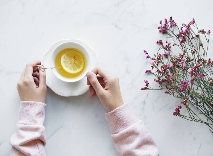 infusion limon Infusiones con limón: remedio casero para el dolor de garganta