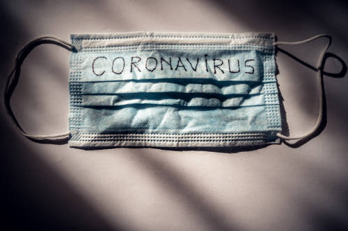 Controversial mensaje de cámara de plásticos sobre el coronavirus: ¿oportunismo