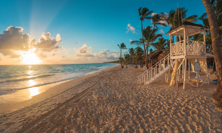 Atardecer en una playa de Punta Cana