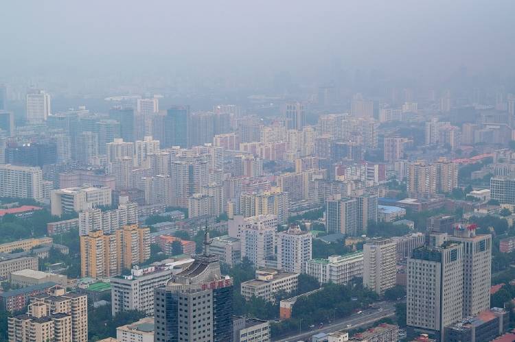 El aire contaminado puede hacer que te sientas menos feliz