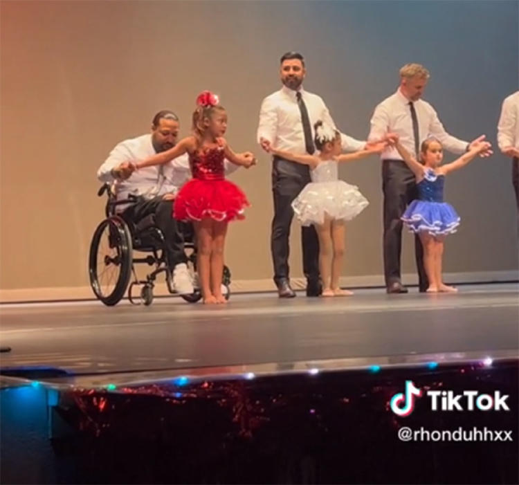 padre hija silla de ruedas3 padre hija silla de ruedas3