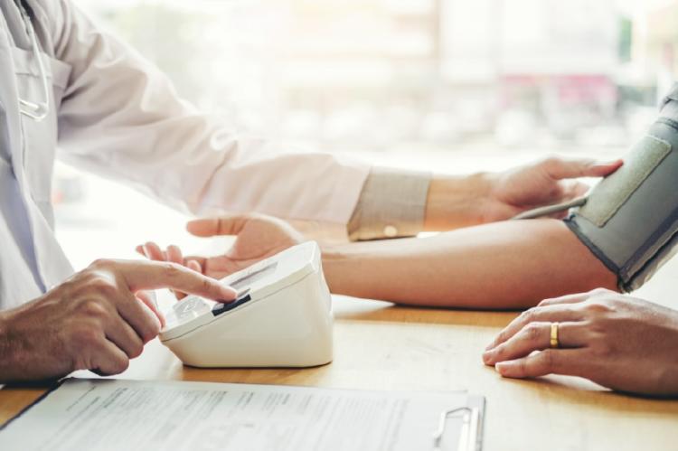 medico presion arterial Alimentos para controlar la presión arterial