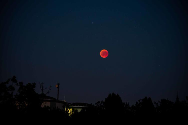 eclipse parcial de luna2 eclipse parcial de luna2