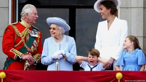 Reina Isabel II Reina Isabel II