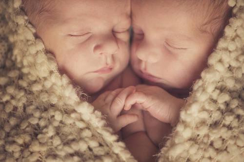 gemelos bebe