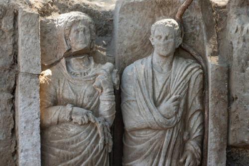 esculturas La mujer es ligeramente más alta que el hombre (Archaeological Park of Pompeii/Alfio Giannotti)