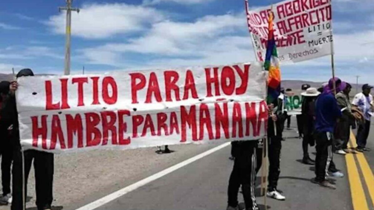 Comunidades de la zona de Salinas Grandes y Guayatayoc protestan contra la extracción de litio en sus localidades. Foto: elsubmarinojujuy.com.ar.