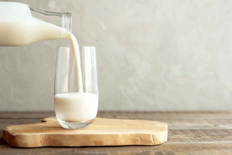 leche AdobeStock_312269843 leche AdobeStock_312269843