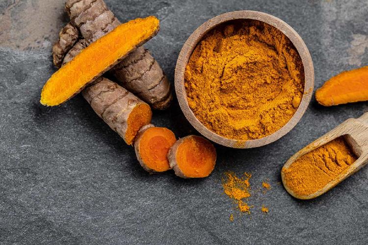 curcuma AdobeStock_498793591