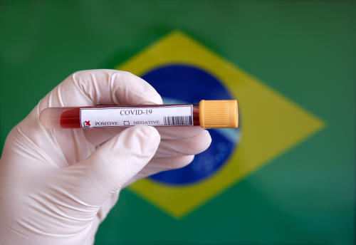 Una mutación del coronavirus arrolla a Brasil: piden cierre total y más vacunas