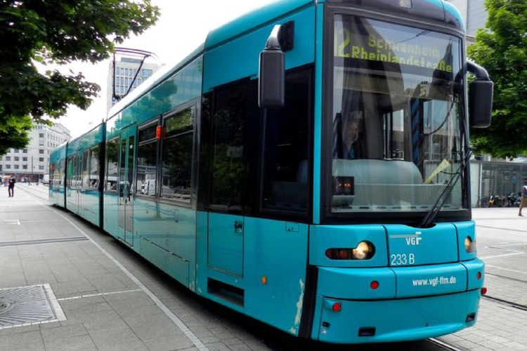 bus alemania Este tipo de iniciativas demuestra que las soluciones frente al cambio climático también pueden ser prácticas y accesibles para la ciudadanía. (Imagen: Pinterest)