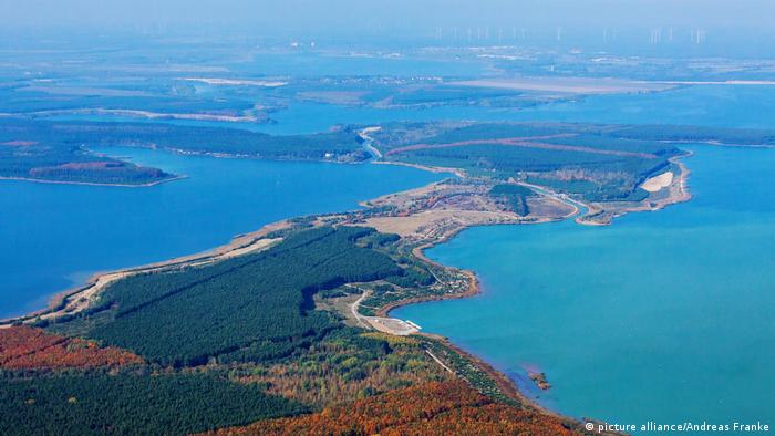 64410720_303 64410720_303