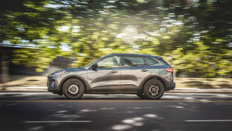 KUGA HEV SE007 (2) KUGA HEV SE007 (2)