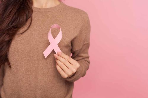 El cáncer de mama supera al de pulmón como la variante más común de la enfermeda
