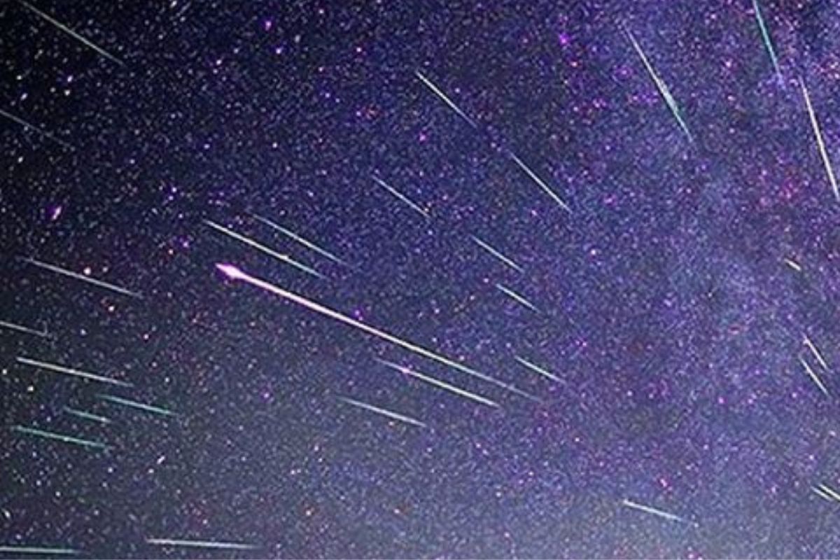 Las pequeñas partículas, llamadas meteoroides, ingresan a gran velocidad en la atmósfera terrestre (a veces más de 60 km por segundo) y se desintegran por fricción. (Imagen: Pinterest)