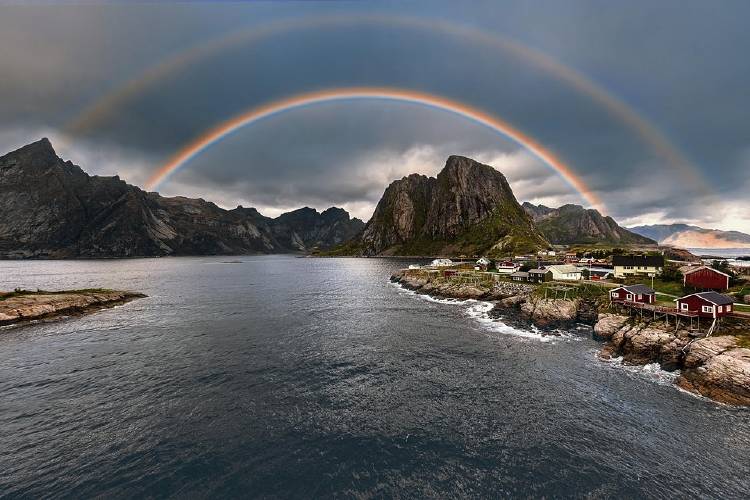 3 \'Rainbow Reine\' @uglefisk Noruega Paal Lund