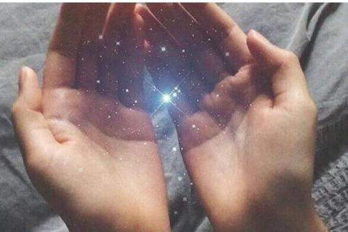 manos brillos Imagen: Pinterest