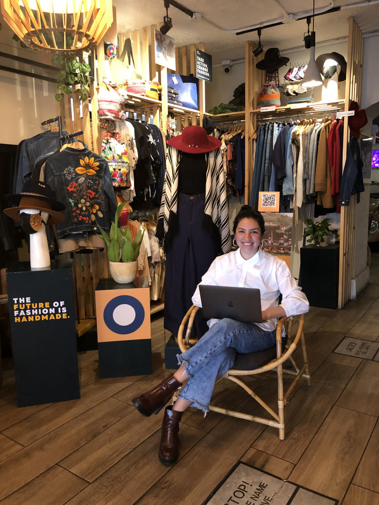 Corner BEE VERSA Selina moda sostenible Ornella Paz Corner BEE VERSA Selina moda sostenible Ornella Paz